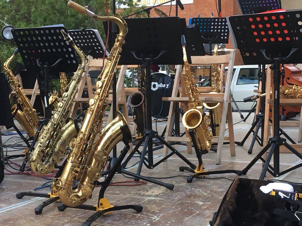 CICLE MÚSICA ALS BARRIS - Jazz-swing amb Sax Ars Band als Xalets Quintana