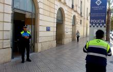 Imatge de l'exterior de la comissaria externa de proximitat de l'antic hospital