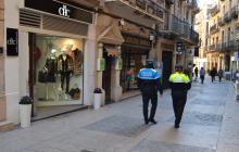 Foto d'una patrulla mixta Guaàrdia Urbana-Mossos d'Esquadra