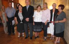 La junta del Grup de Misericòrdies, amb l'alcalde de Reus i el regidor de Cultura. 