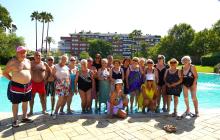 Gent gran a les piscines municipals
