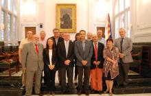L'equip científic amb representants de l'Ajuntament de Reus.