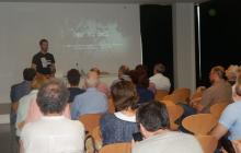 Axel Baiget, co director del documental, explicant com s'ha elaborat el documental