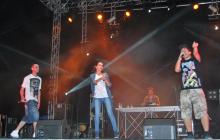 Imatge del conjunt «DéjaBeat», en plena actuació