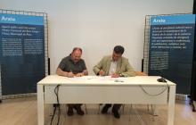 Imatge de la signatura de la donació a l'Arxiu de Reus