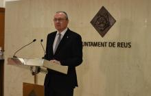 Imatge de l'alcalde, Carles Pellicer, durant la conferència de premsa d'aquest dilluns