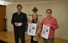 La regidora d'Ensenyament (centre), el president del Centre i el director de l'escola de música de l'entitat reusenca