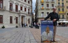 Josep Maria Gort, amb el cartell de Sant Pere 2014