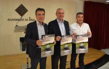 El president del Club Aigüesverds, l'alcalde Carles Pellicer i el regidor d'Esports Jordi Cervera
