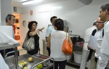 Un moment de la visita d'aquest dilluns al Programa de Gestió Alimentària de Reus