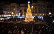 La plaça del Mercadal durant l'espectacle FAR, el disabte 9 de desembre