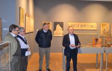 Imatge amb Luis Soler, Jaume Massó, Eduard Prats i Andreu Pujol (d'esquerra a dreta) a la mostra sobre el doctor Frias