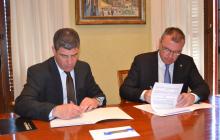 L’Ajuntament i Catalunya Caixa signen el primer acord per nodrir la Borsa d’Habitatge Assequible