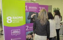 Foto de l’exposició «8 raons perquè l’empresa parli català»