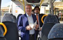 Foto de la presentació del bus exprés.cat entre Reus i Salou