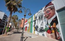 Imatge del grafit a la façana del Mercat del Carrilet