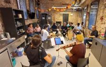 Sessió de musicoteràpia del Servei Residencial d'Estada Limitada del Centre Social