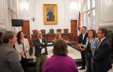 Signatura del document d'adhesió al Pacte Nacional per la Llengua