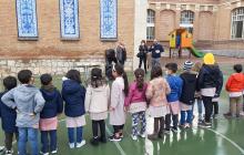 El regidor Recasens presenta el Passaport Cultural als alumnes de l'escola Prat de la Riba