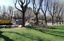 Treballs de jardineria de les Brigades Municipals al parc de Sant Jordi