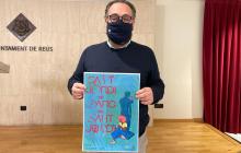 Daniel Recasens amb el cartell de Sant Jordi 2021 a Reus