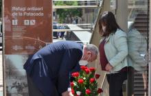 Ofrena floral de l'Ajuntament de Reus a les víctimes de l'Holocaust