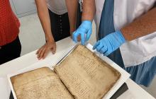 Documents a restaurar arxiu municipal