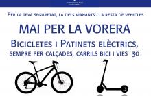 Cartell prohibició a bicis i patinet de  circular per la vorera