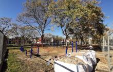 Obres d'instal·lació del parc de cal·listènia a Mas Iglesias