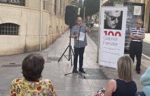 Descoberta de la plaça commemorativa a la casa on va néixer Gabriel Ferrater