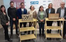 Foto de família de la cessió de la digitalització del fons sonor de Ràdio Reus