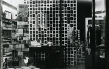 Imatge històrica de l'aparador de la Llibreria Gaudí