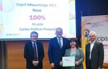 Montserrat Flores recull el segell Infoparticipa