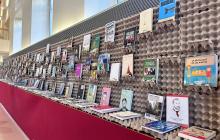 Exposició de les novetats editorials Sant Jordi 2023 a la Biblioteca Xavier Amorós