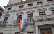 Bandera LGTBI al palau municipal