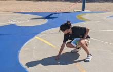 Pintades hortizontals artista Chenxin Tang a l’escola Cèlia Artiga
