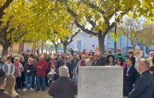Inauguració de la placa en memòria d'Isabel Moreno Reyes al barri Parcel·les Casas.