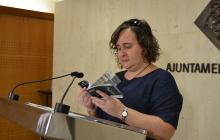 Imatge de la regidora de Participació, Ciutadania i Transparència, Montserrat Flores, durant la presentació